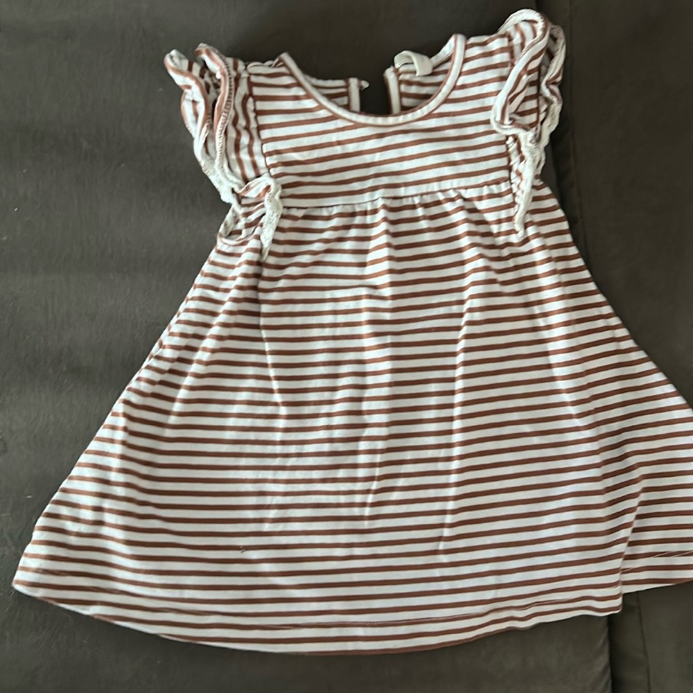Quincy May size 12 month